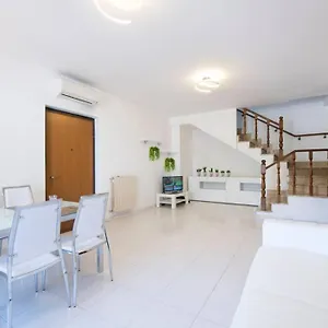 Casa Elena Holiday home